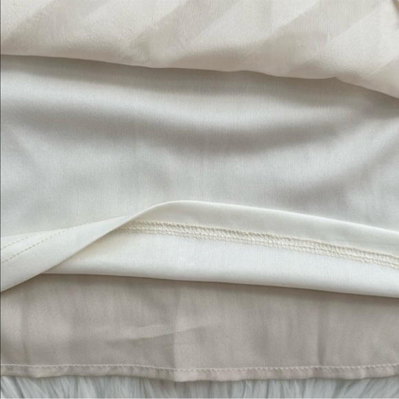 ANDREE BY UNIT | Ruffle Sleeveless Top | Cream | Size M - Picture 7 of 10